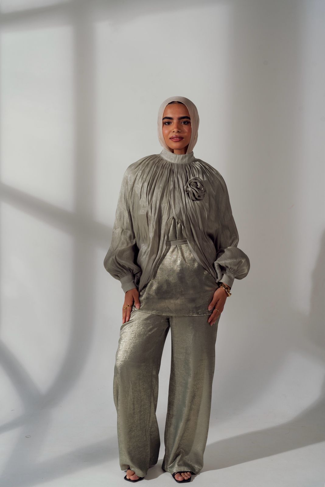 crinkled set in grey