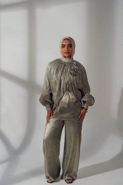 crinkled set in grey