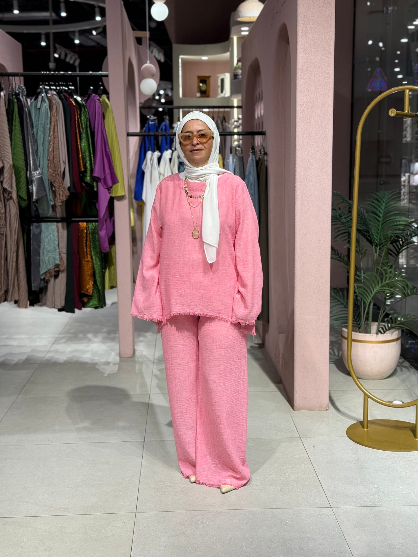 curved fringe set in pink