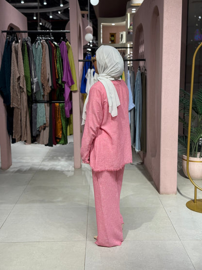 curved fringe set in pink