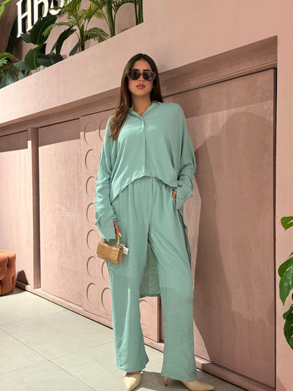 casual  set in mint
