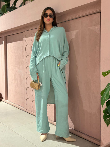 casual  set in mint