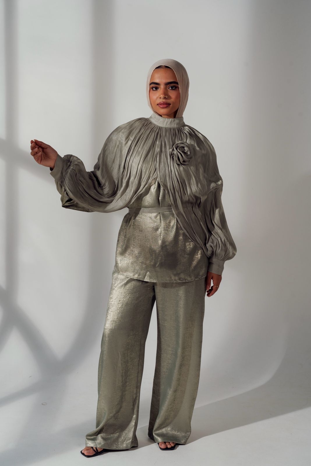 crinkled set in grey