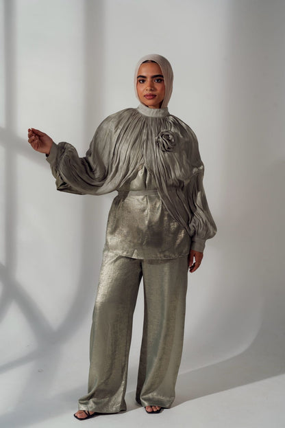 crinkled set in grey